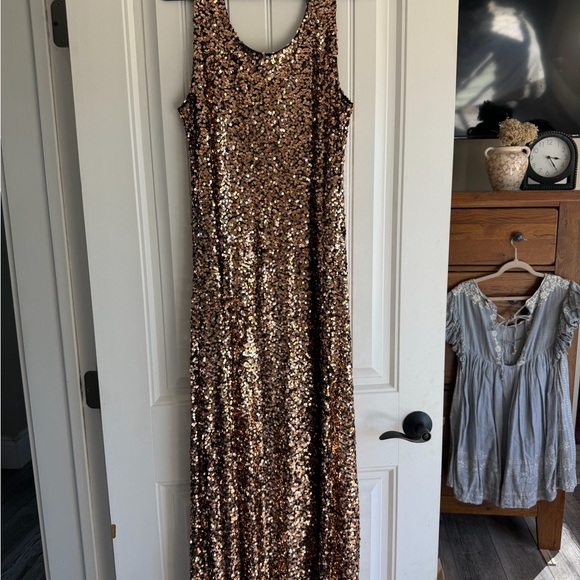 Easel Los Angeles Dresses & Skirts - Elegant Sequin Maxi Dress - Gold